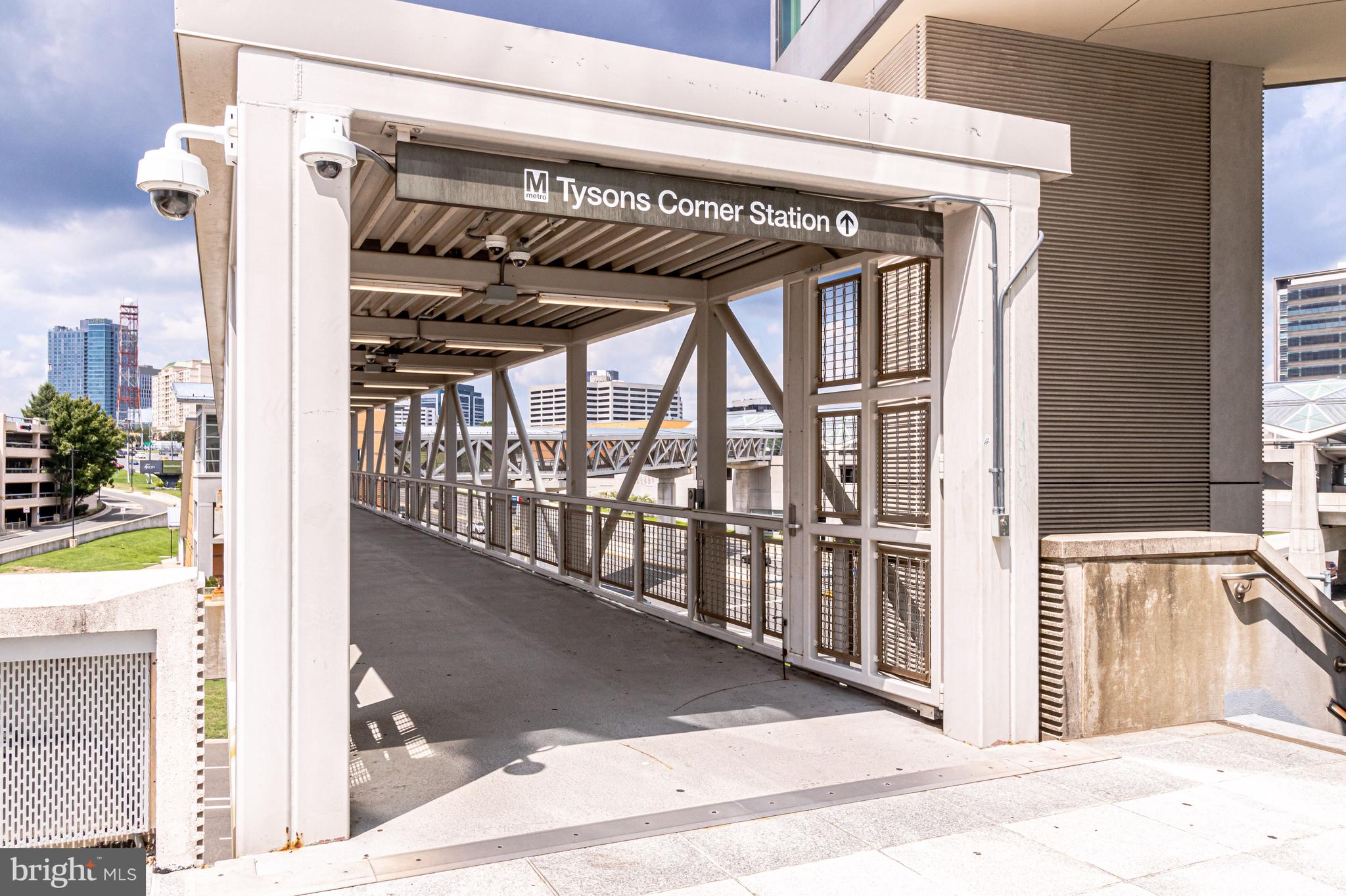 SALONA VILLAGE - Residential