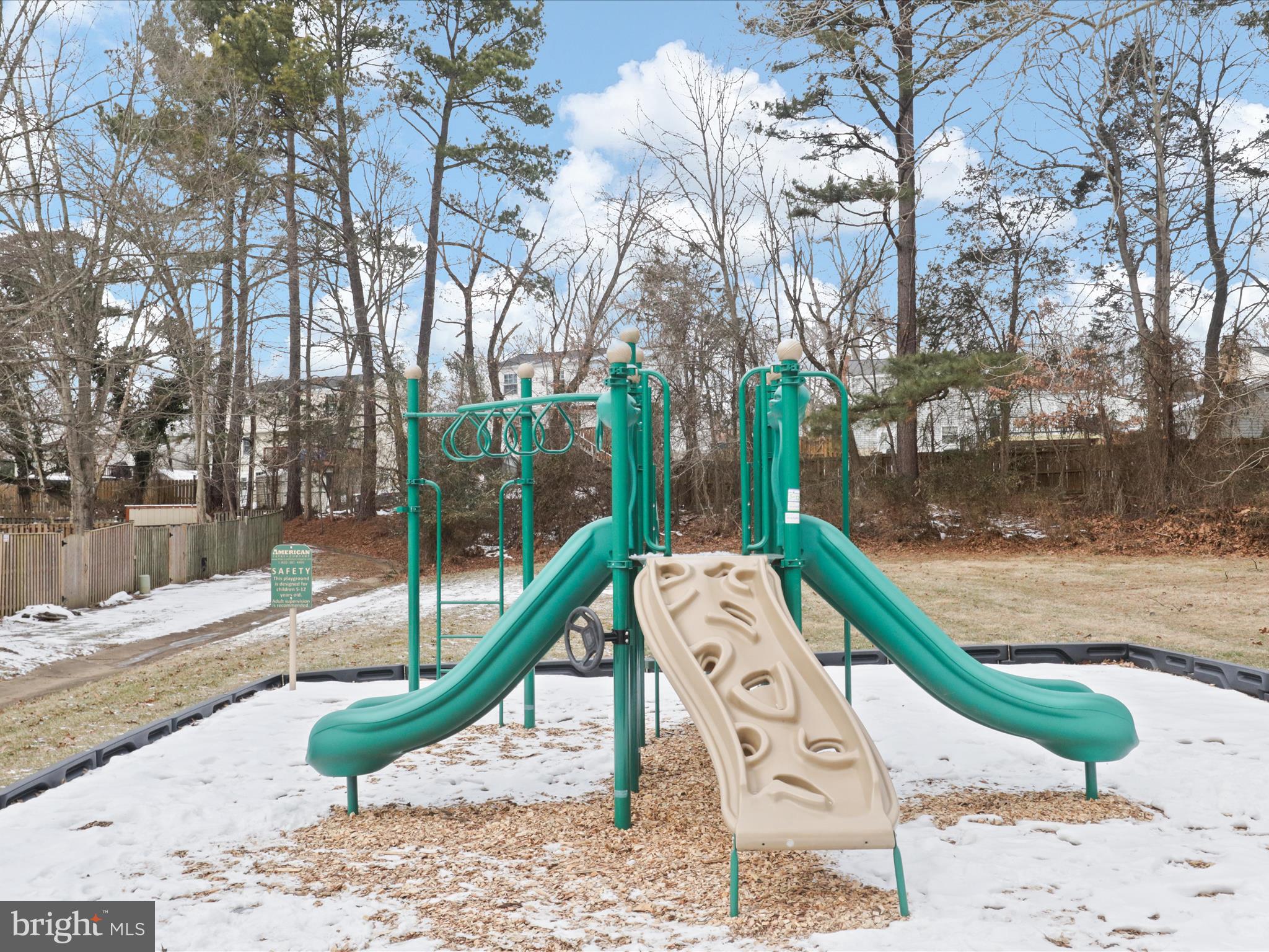 HERITAGE SQUARE - Residential Lease