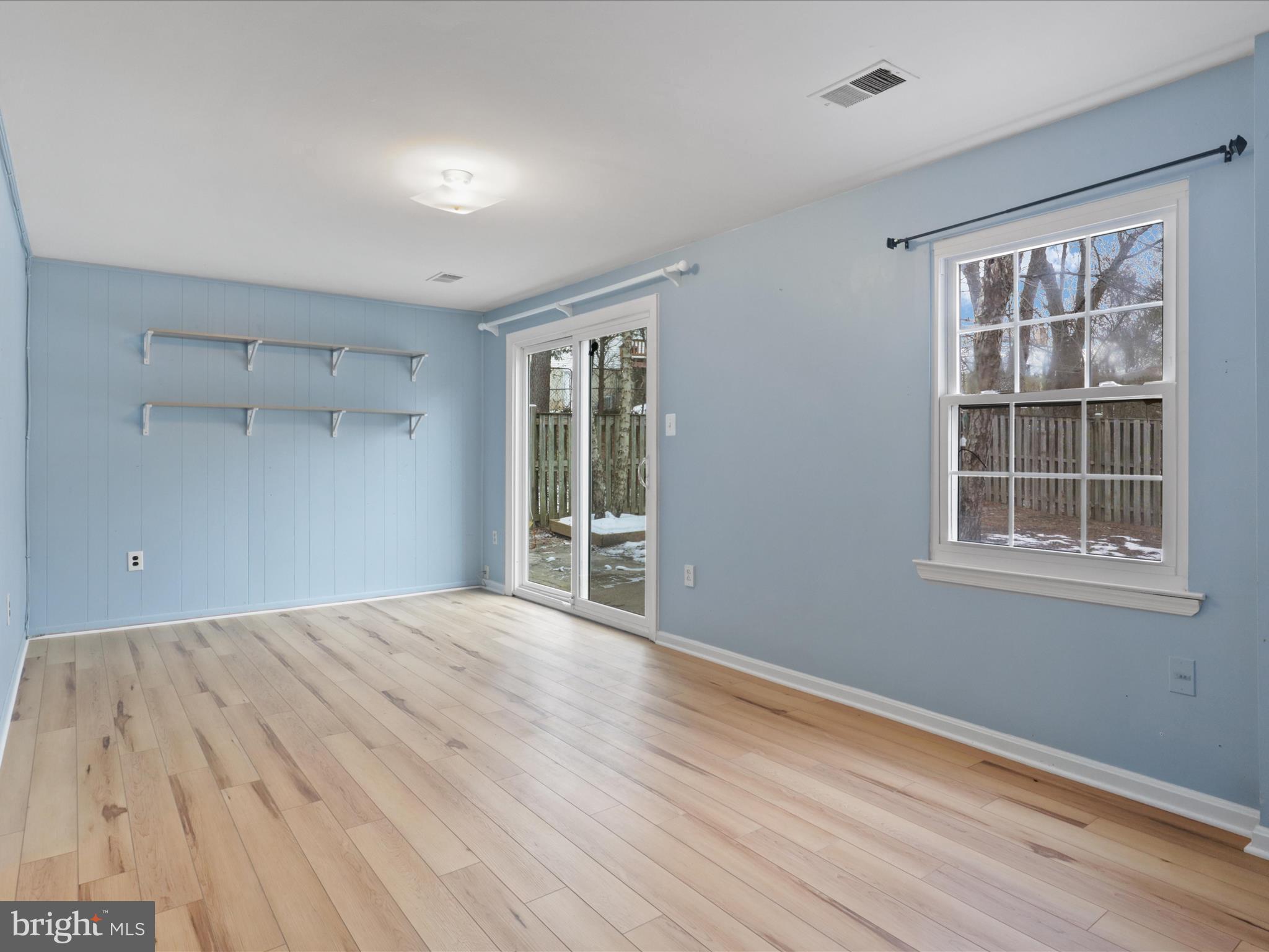 HERITAGE SQUARE - Residential Lease