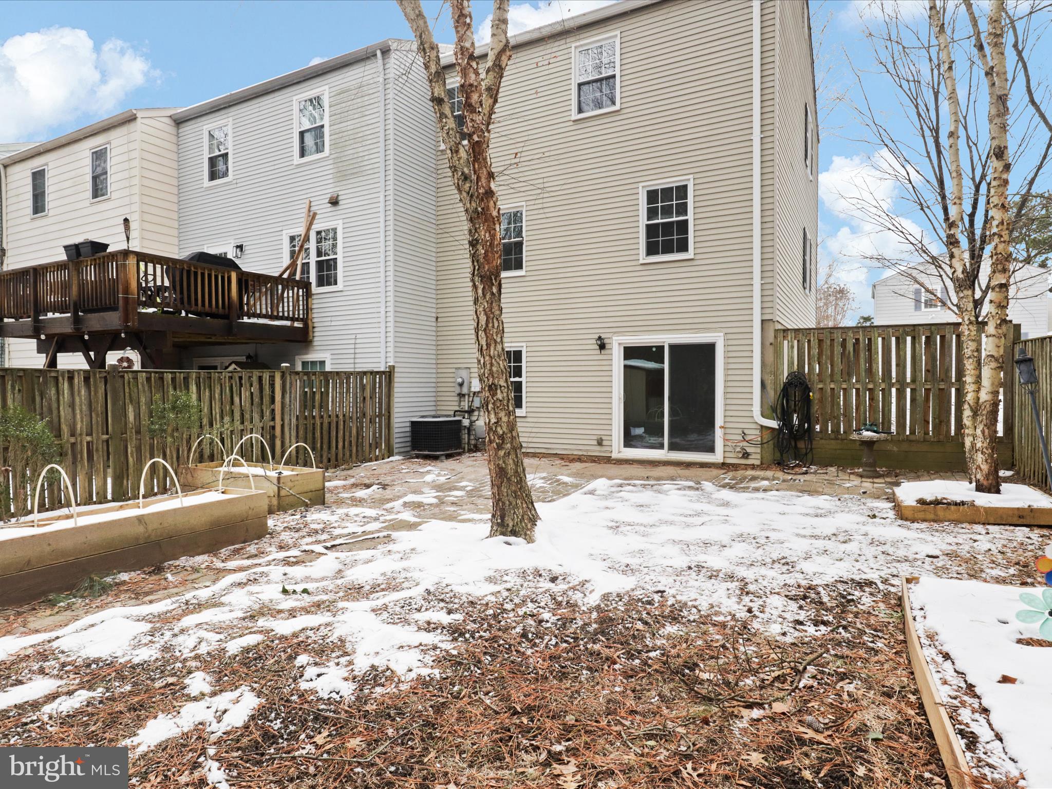 HERITAGE SQUARE - Residential Lease