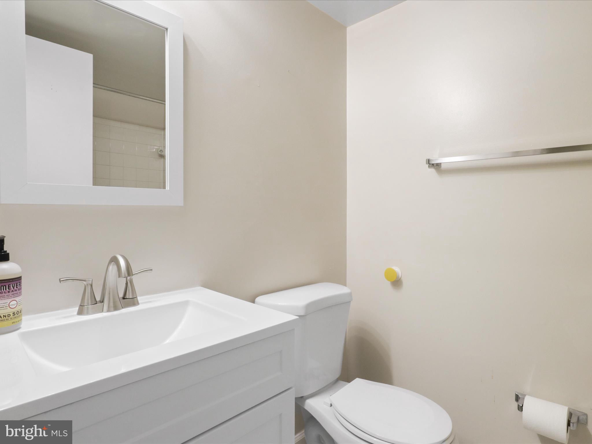 HERITAGE SQUARE - Residential Lease