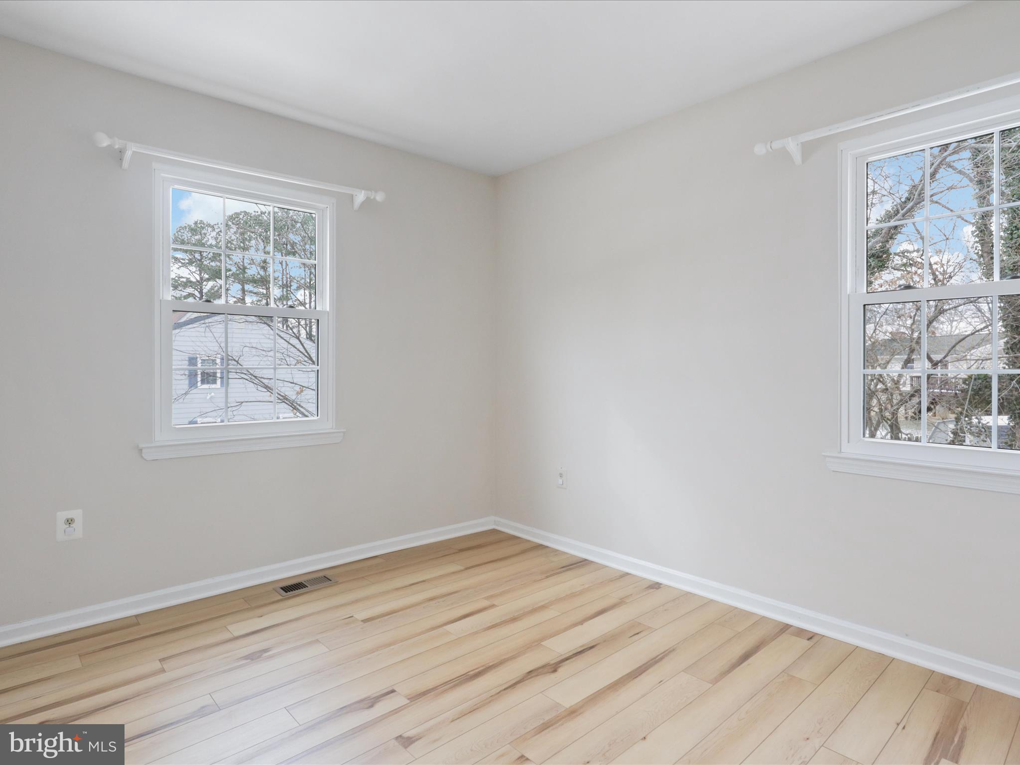 HERITAGE SQUARE - Residential Lease