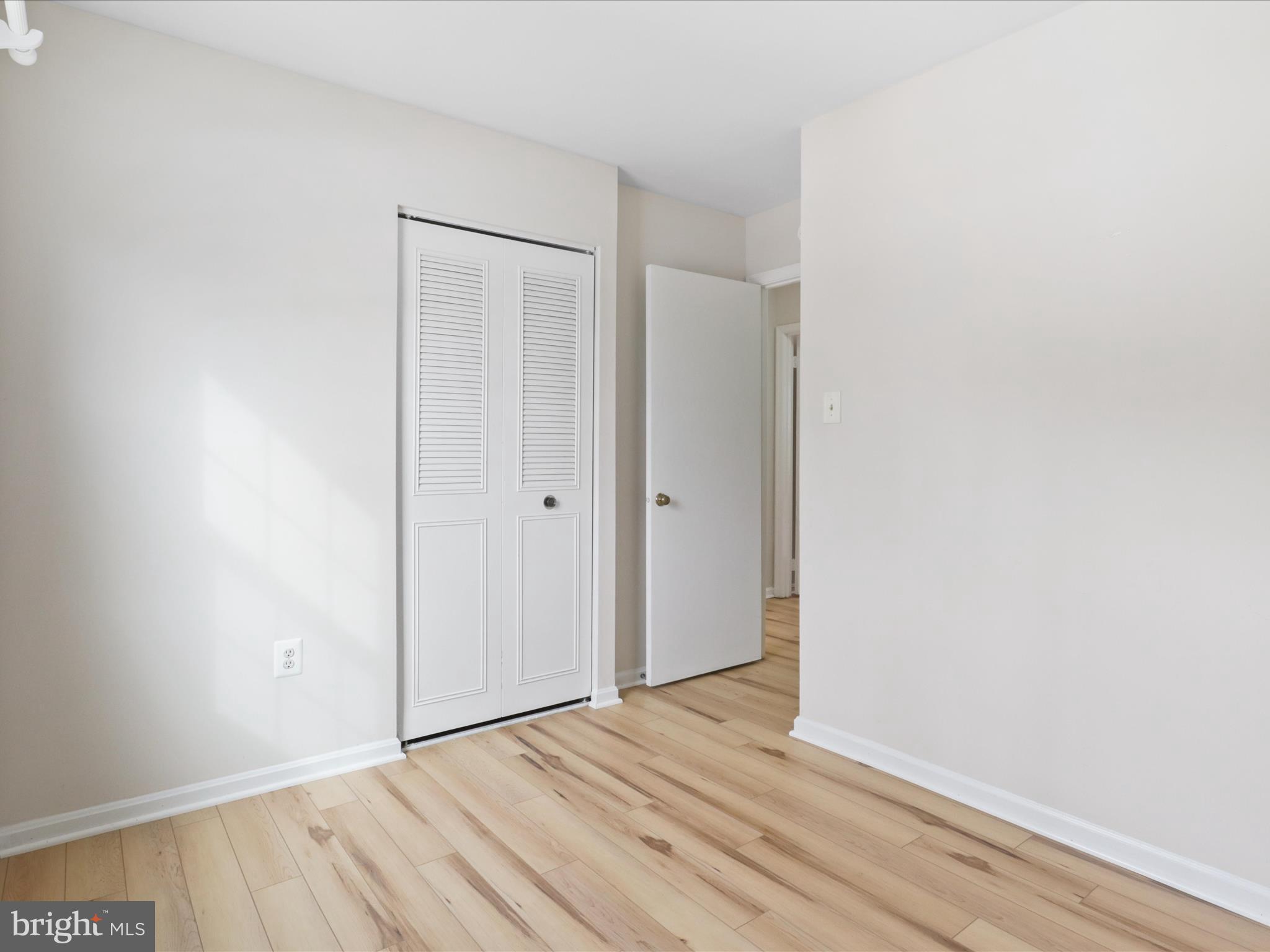 HERITAGE SQUARE - Residential Lease