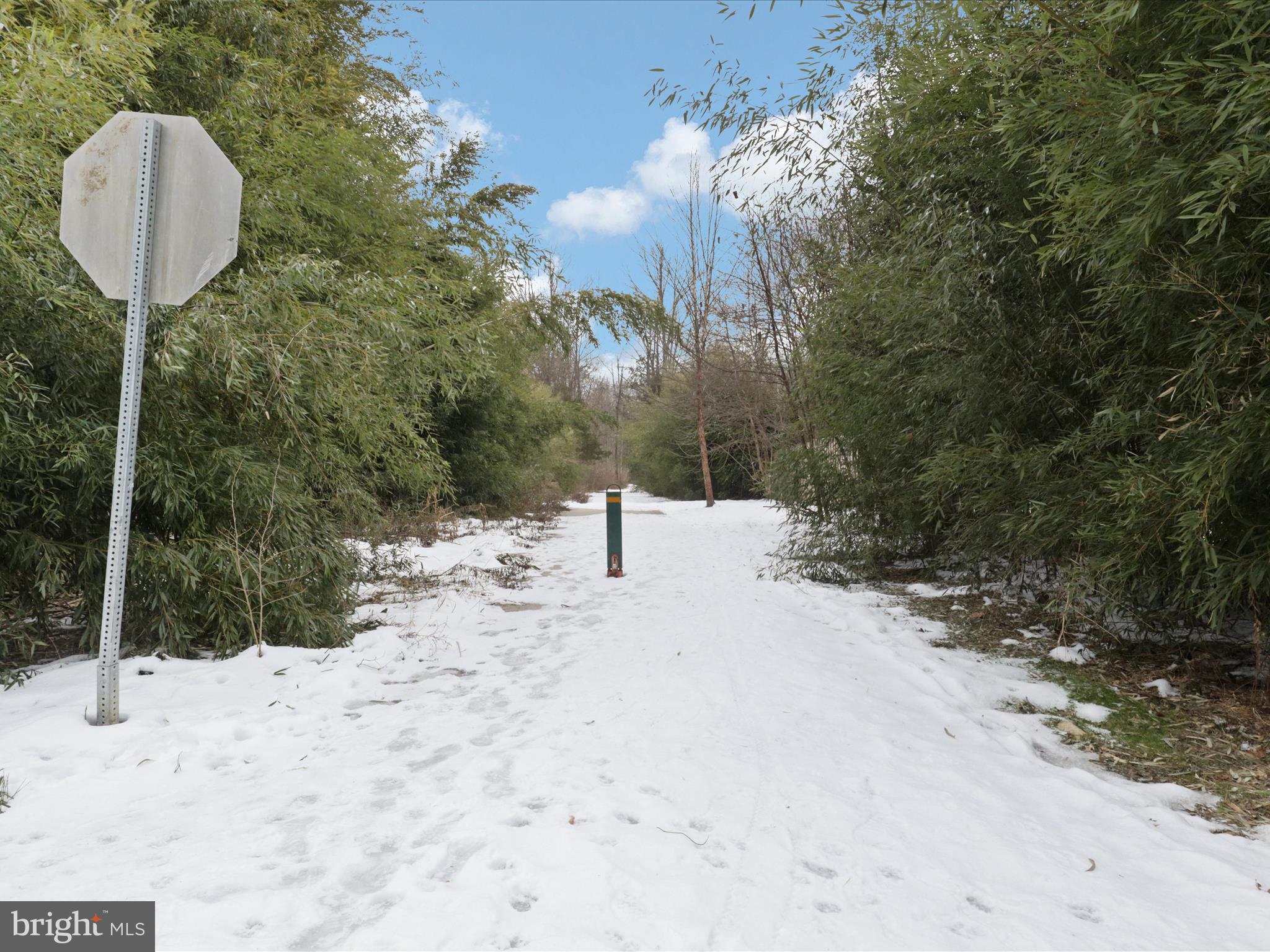 HERITAGE SQUARE - Residential Lease