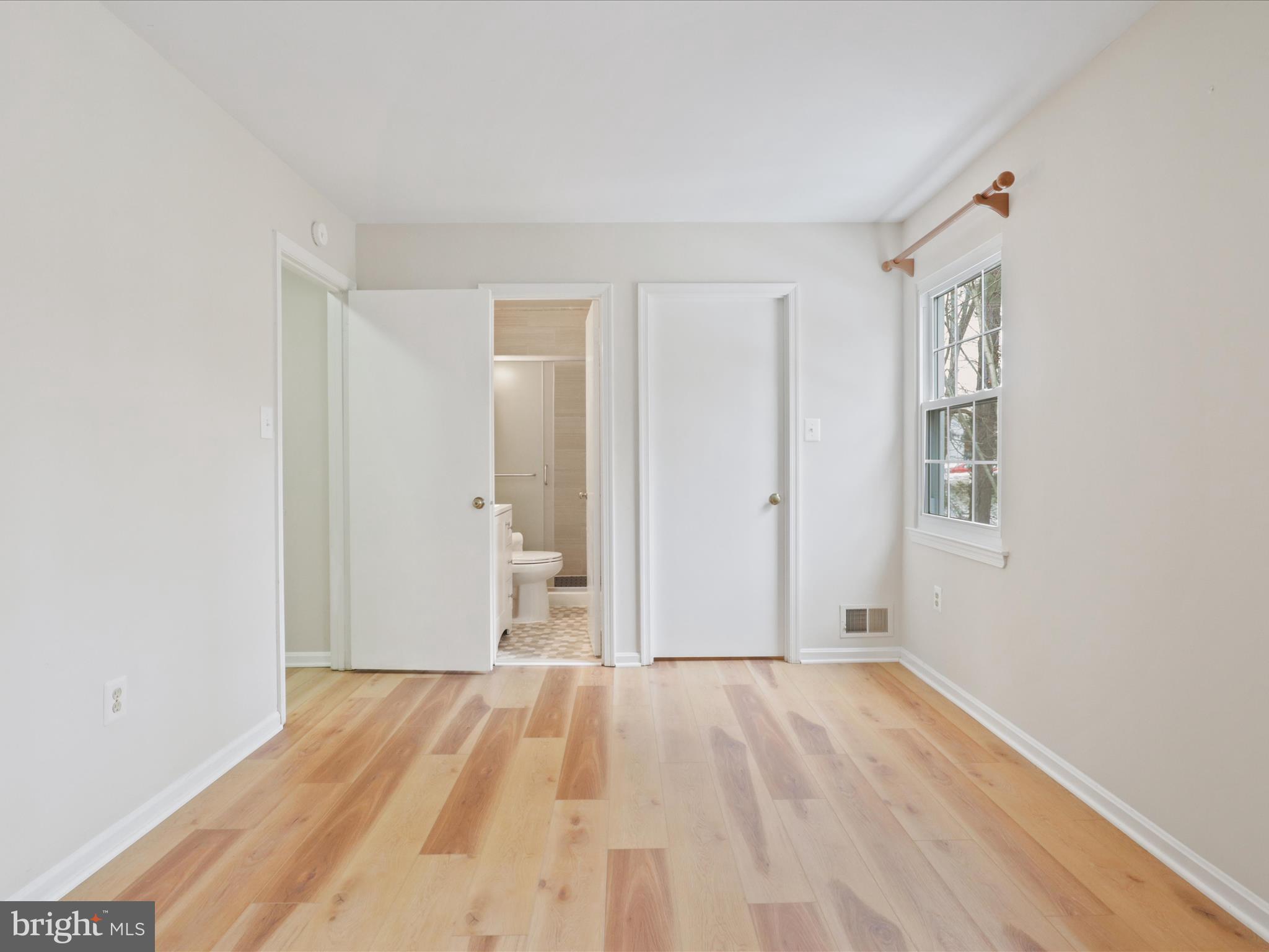 HERITAGE SQUARE - Residential Lease