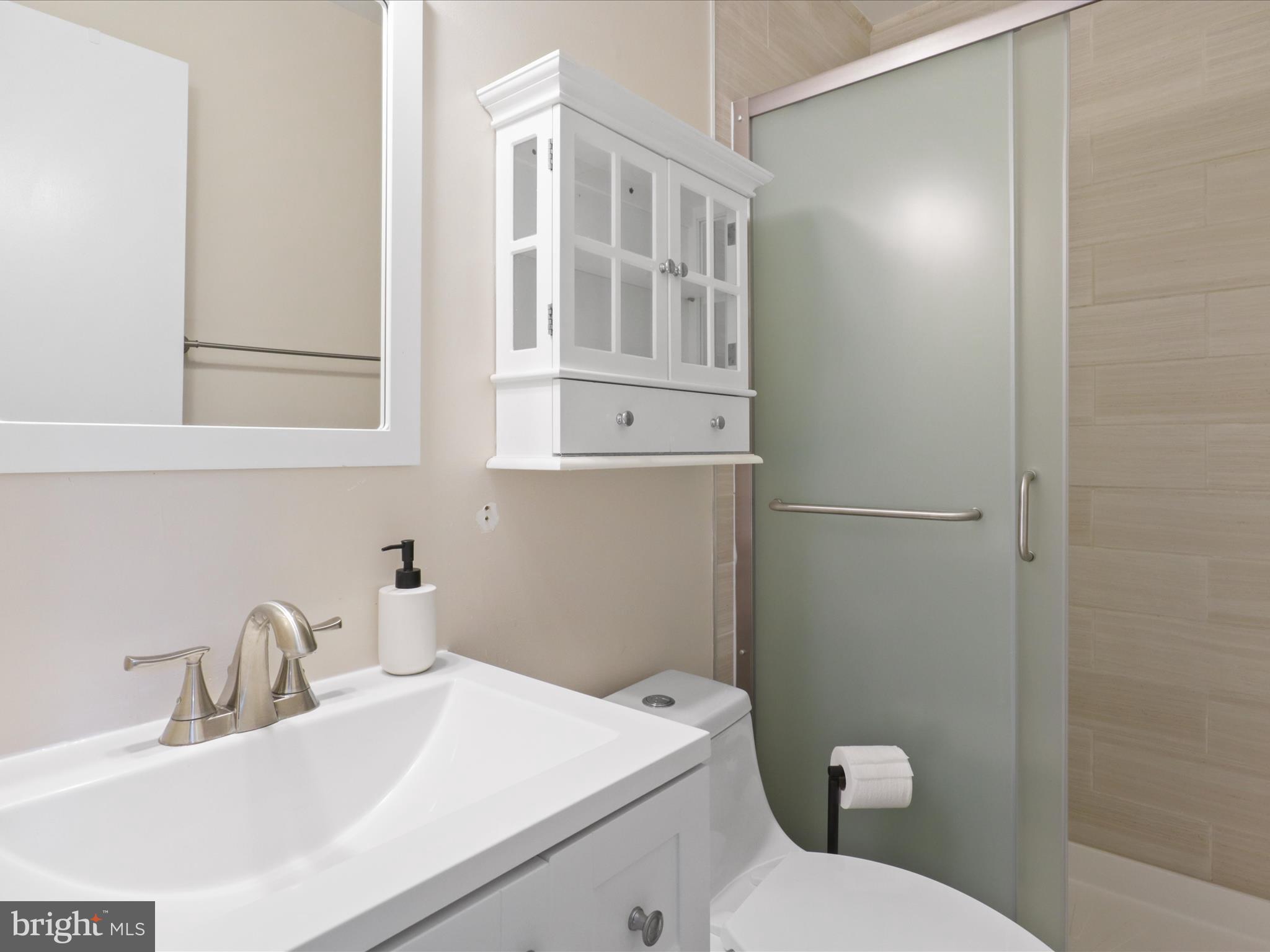 HERITAGE SQUARE - Residential Lease