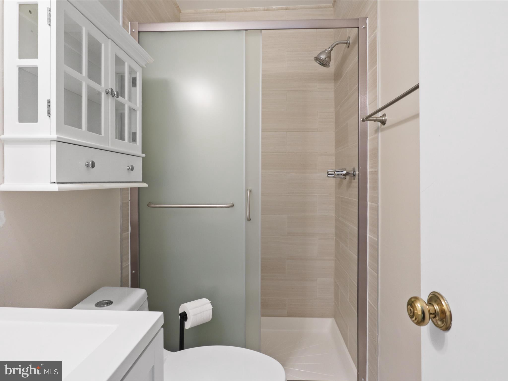 HERITAGE SQUARE - Residential Lease