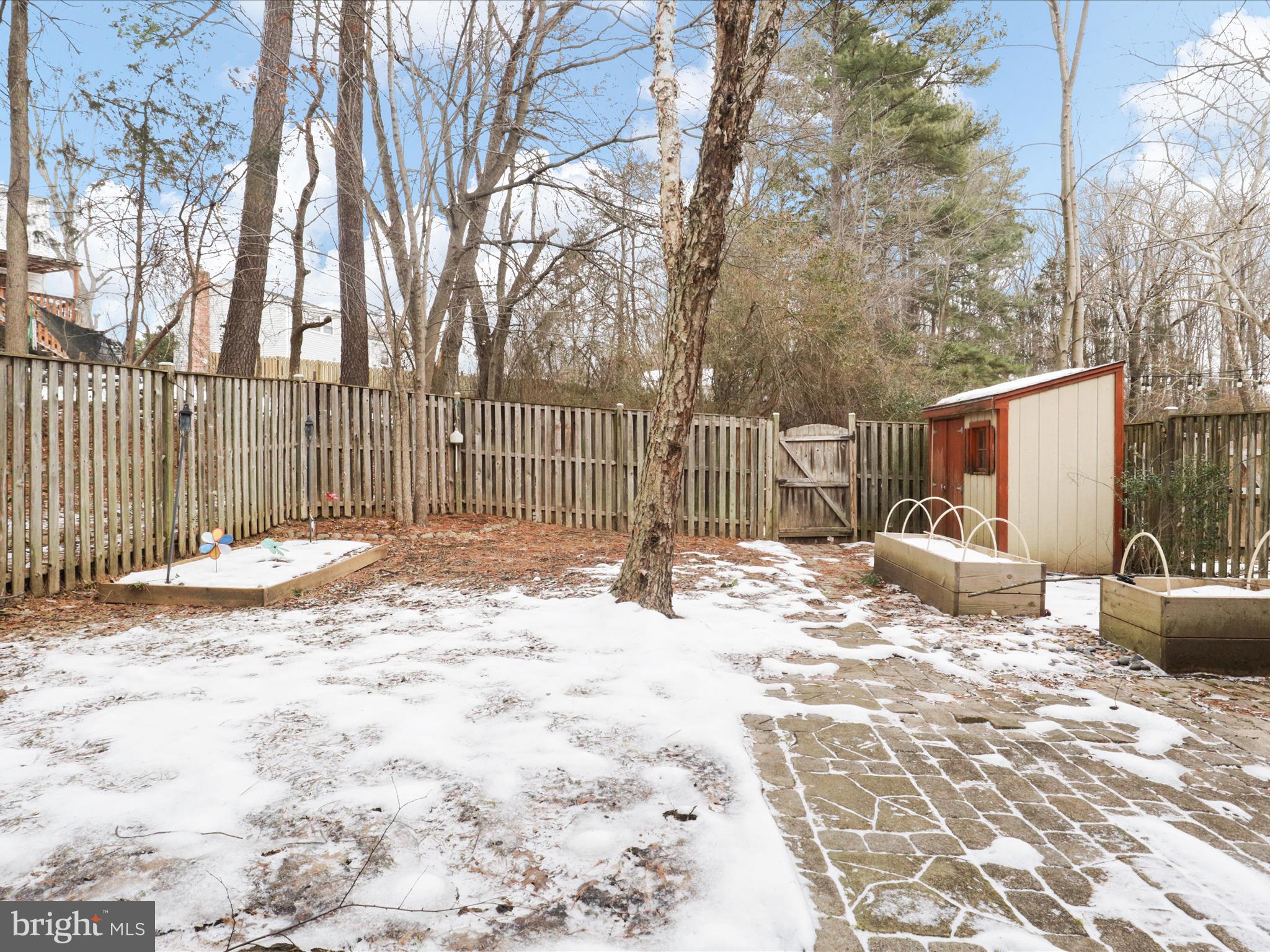 HERITAGE SQUARE - Residential Lease