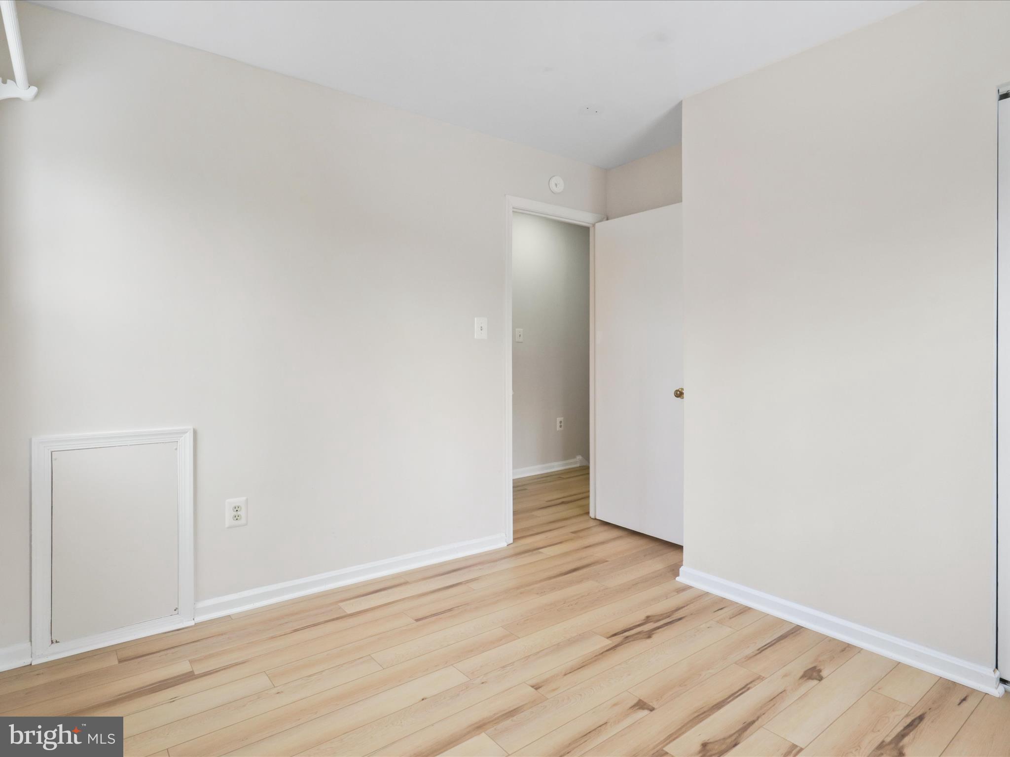 HERITAGE SQUARE - Residential Lease