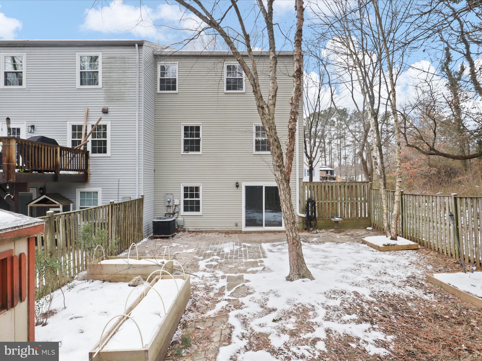 HERITAGE SQUARE - Residential Lease