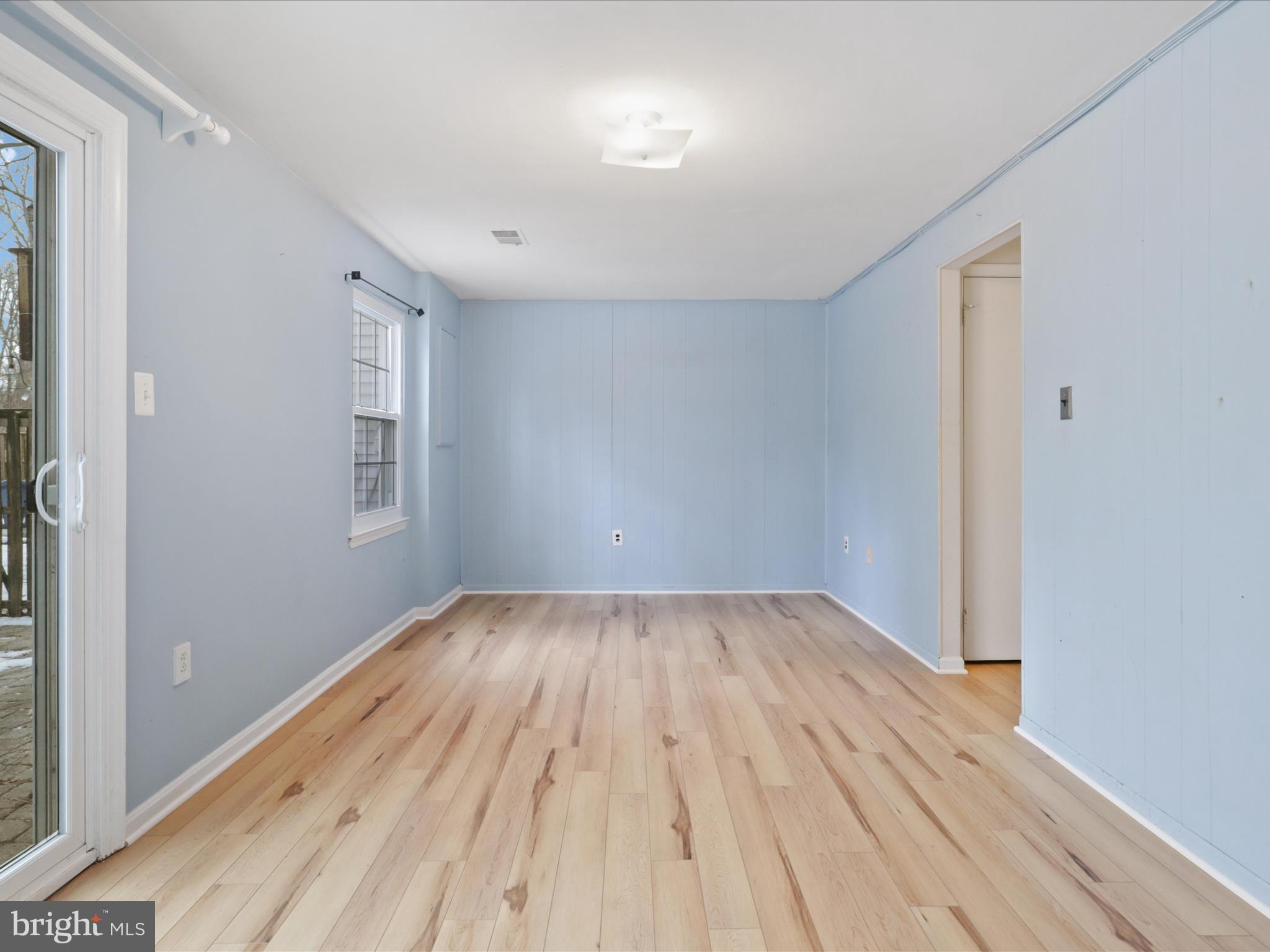 HERITAGE SQUARE - Residential Lease