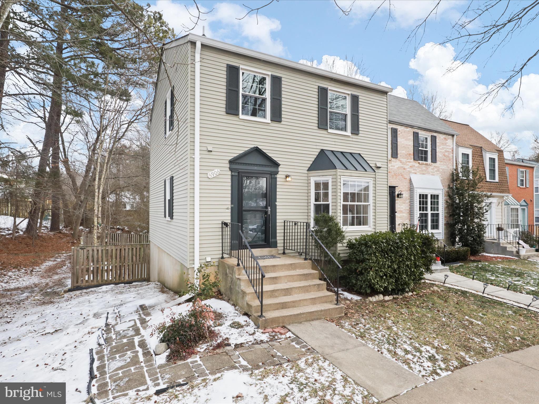 HERITAGE SQUARE - Residential Lease