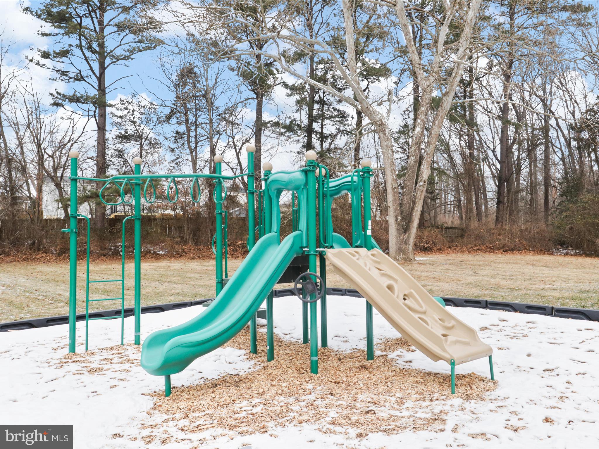 HERITAGE SQUARE - Residential Lease