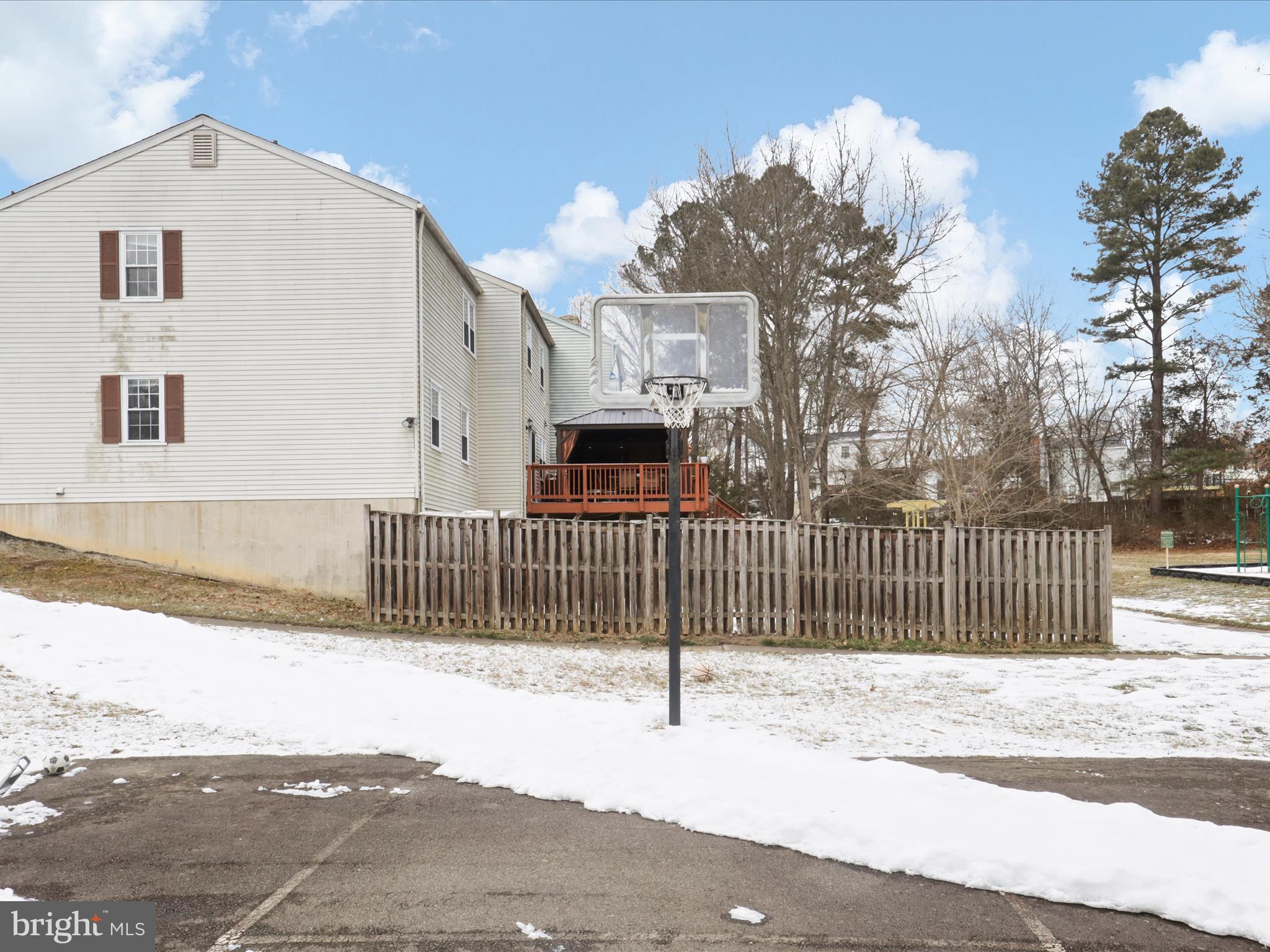 HERITAGE SQUARE - Residential Lease