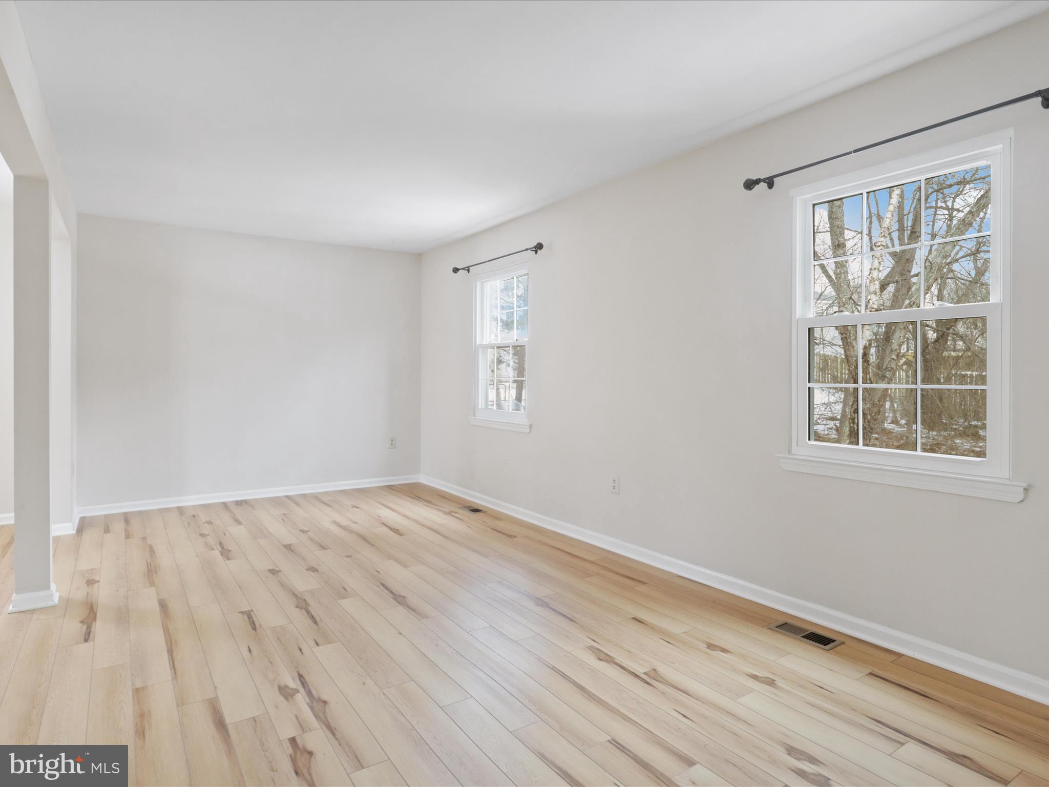 HERITAGE SQUARE - Residential Lease