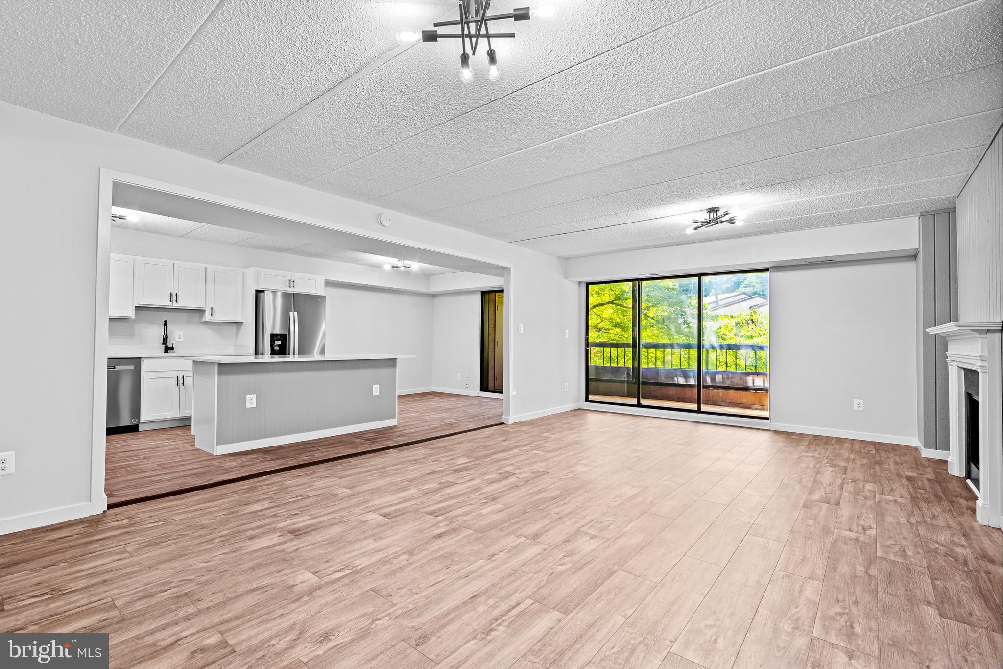 DEERING WOODS - Residential