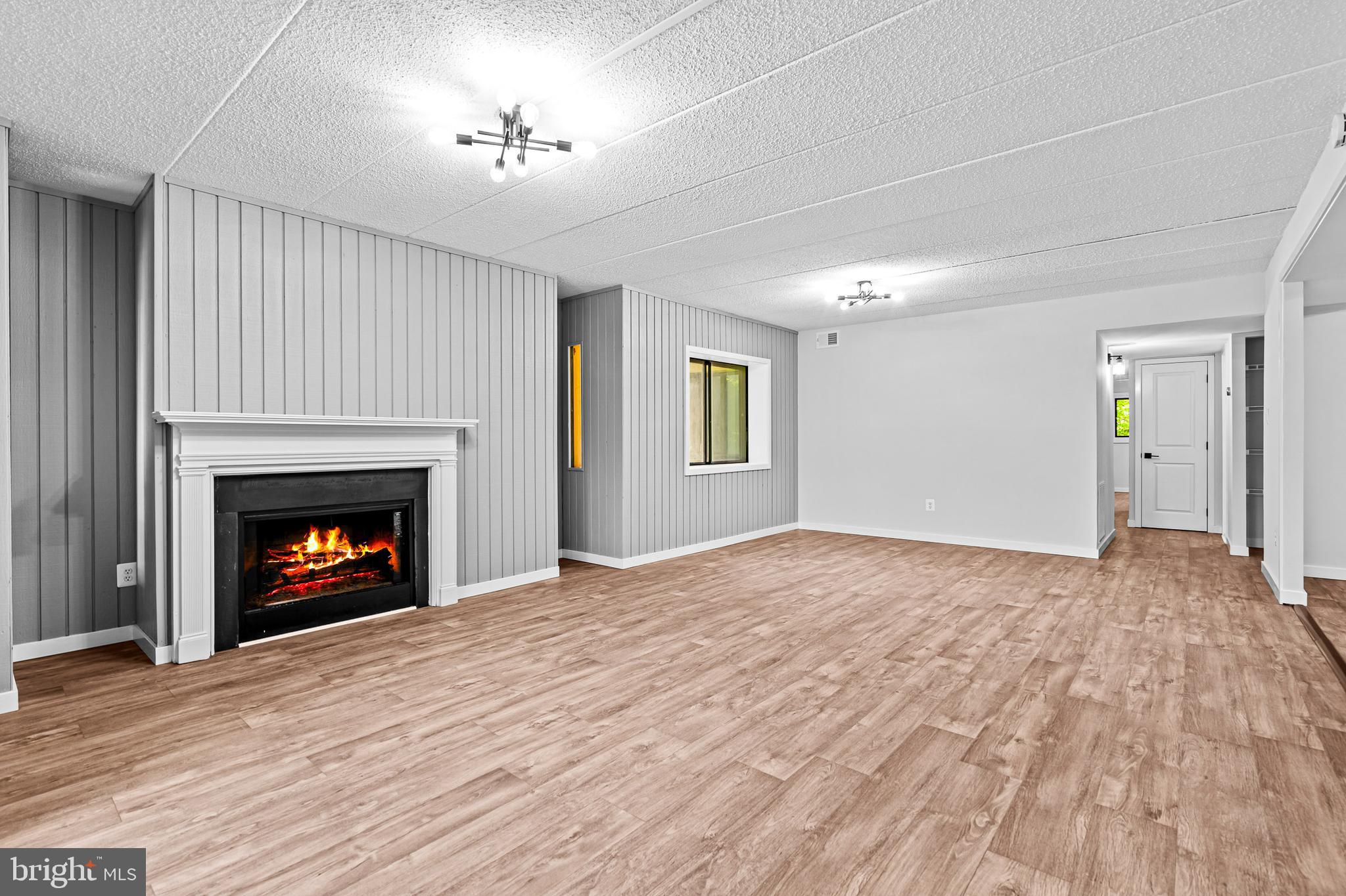 DEERING WOODS - Residential