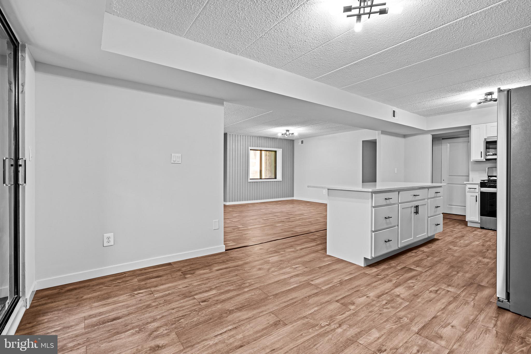 DEERING WOODS - Residential