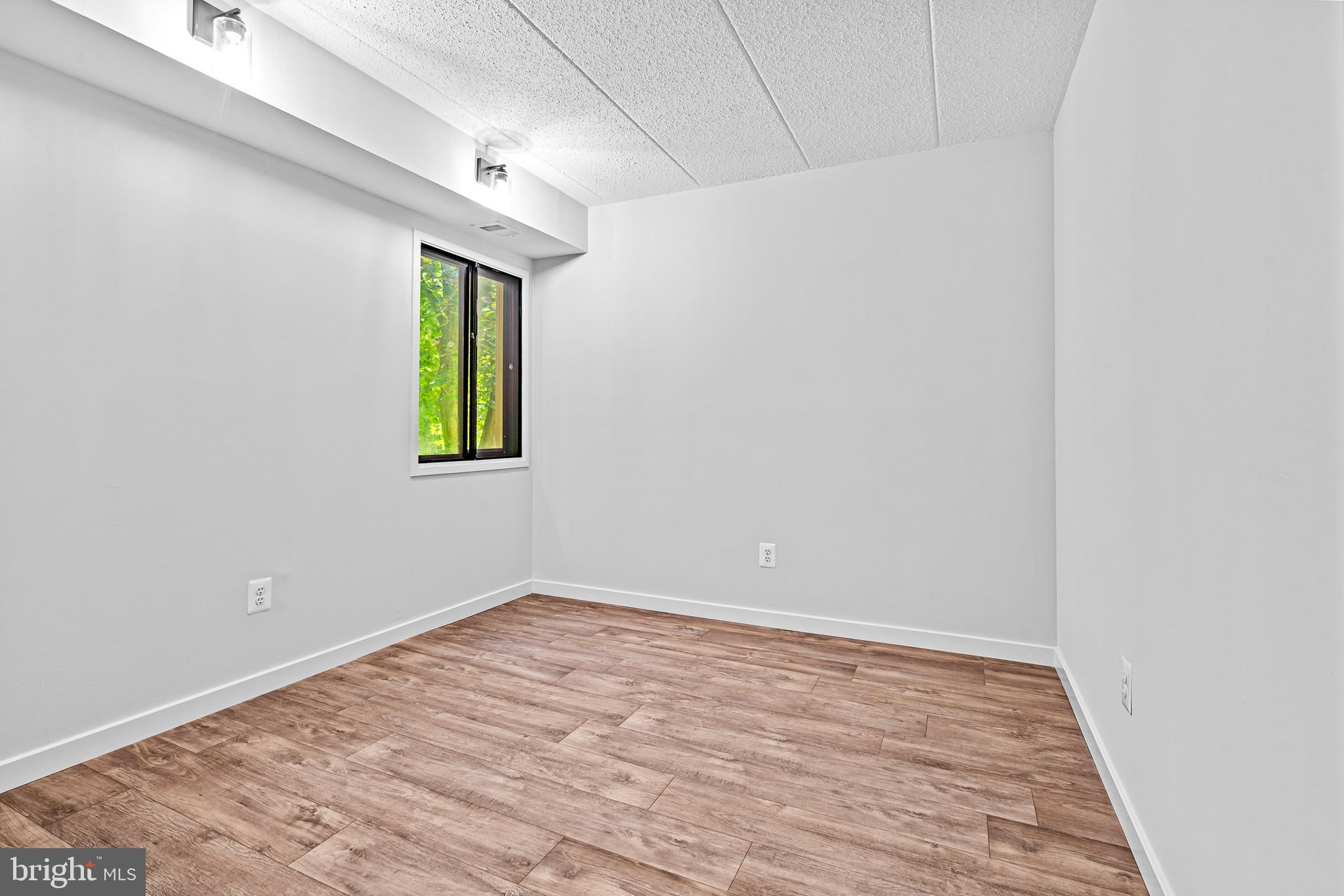 DEERING WOODS - Residential