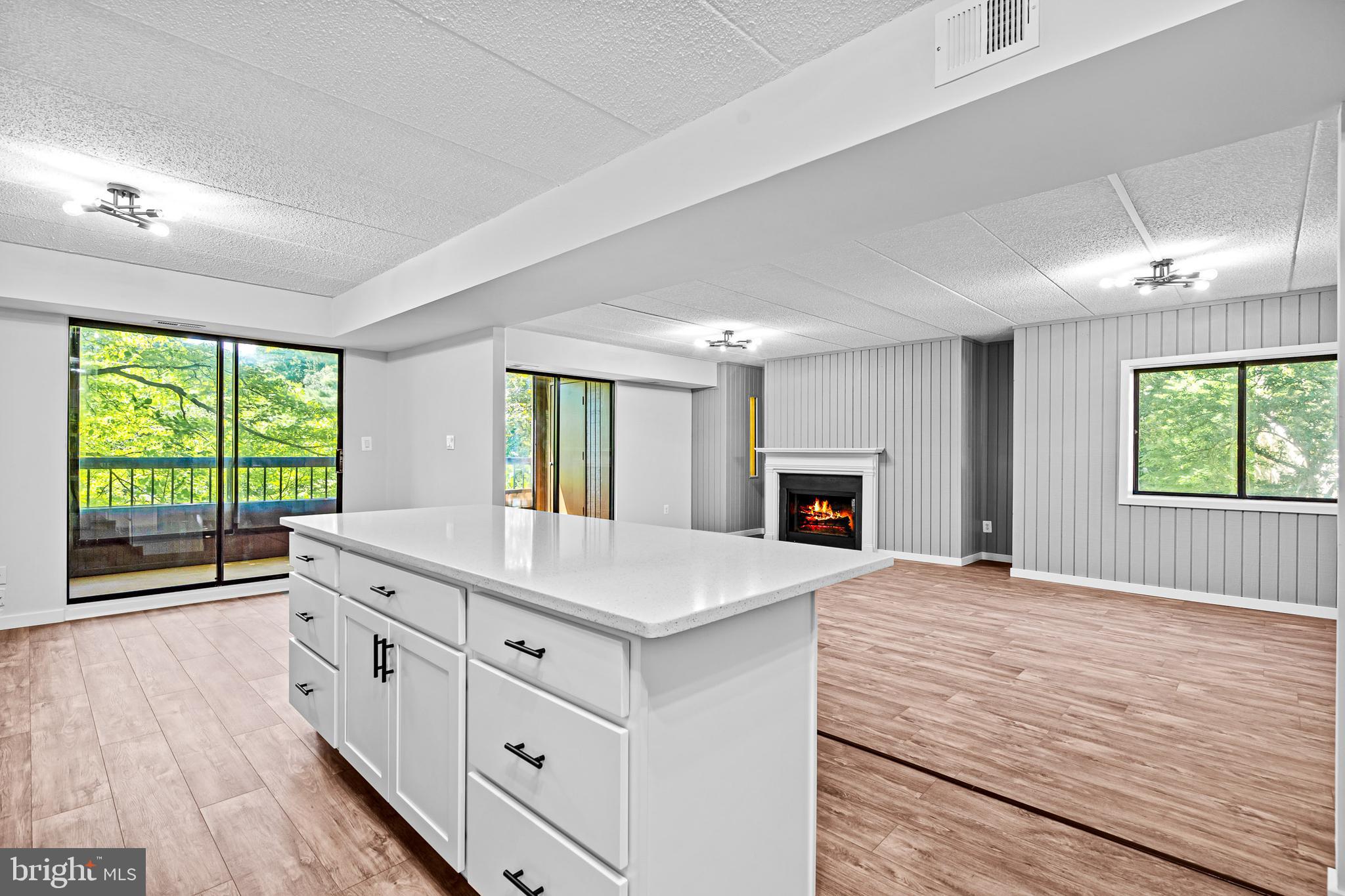 DEERING WOODS - Residential