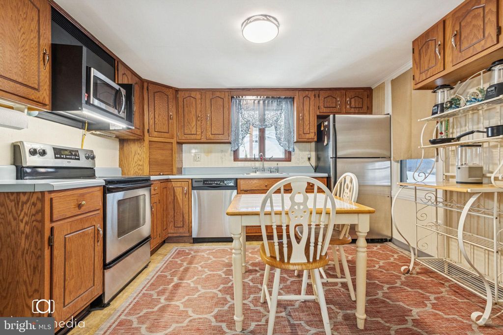 Photo of 2049 Farmington Avenue, POTTSTOWN, PA 19464 (MLS # PAMC2167022)