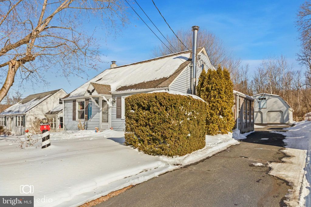 Photo of 2049 Farmington Avenue, POTTSTOWN, PA 19464 (MLS # PAMC2167022)