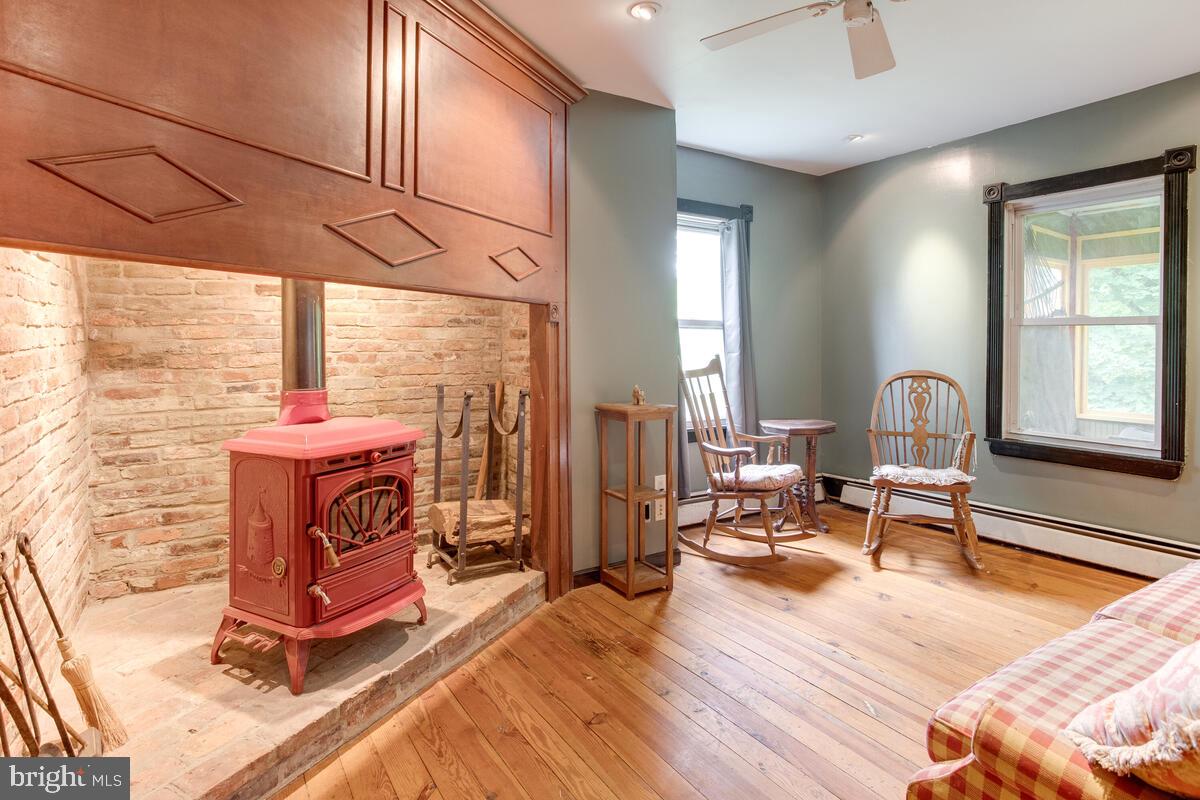 MONROVIA - Residential