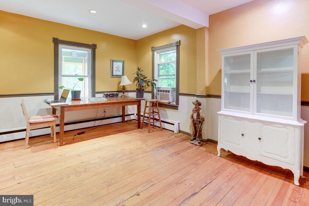 MONROVIA - Residential