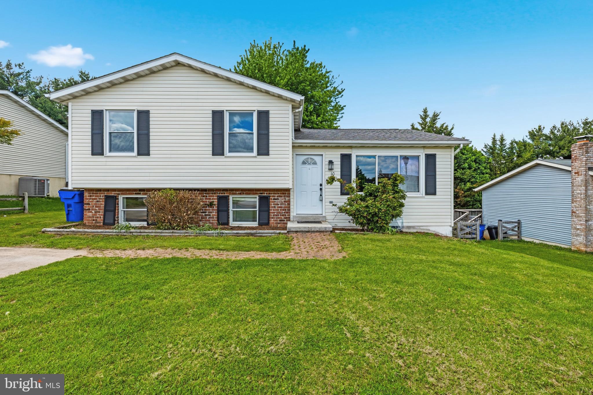 MT AIRY VILLAGE - Residential