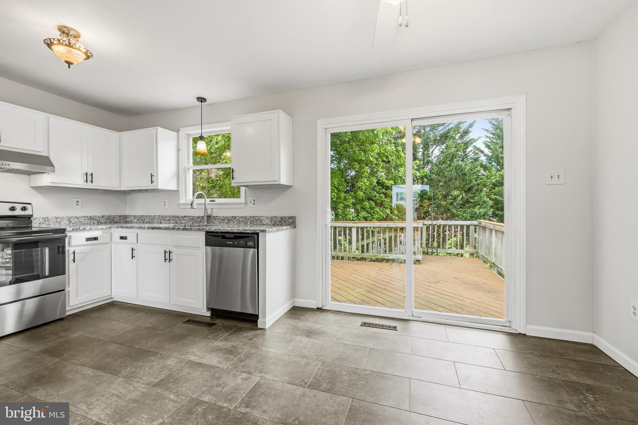 MT AIRY VILLAGE - Residential