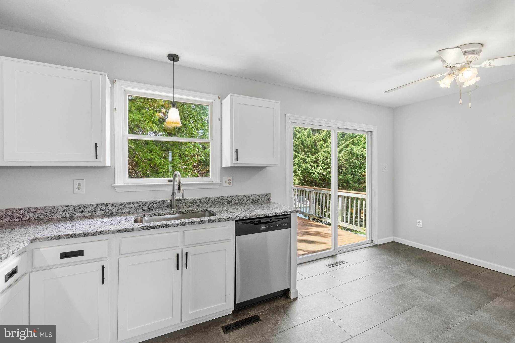 MT AIRY VILLAGE - Residential
