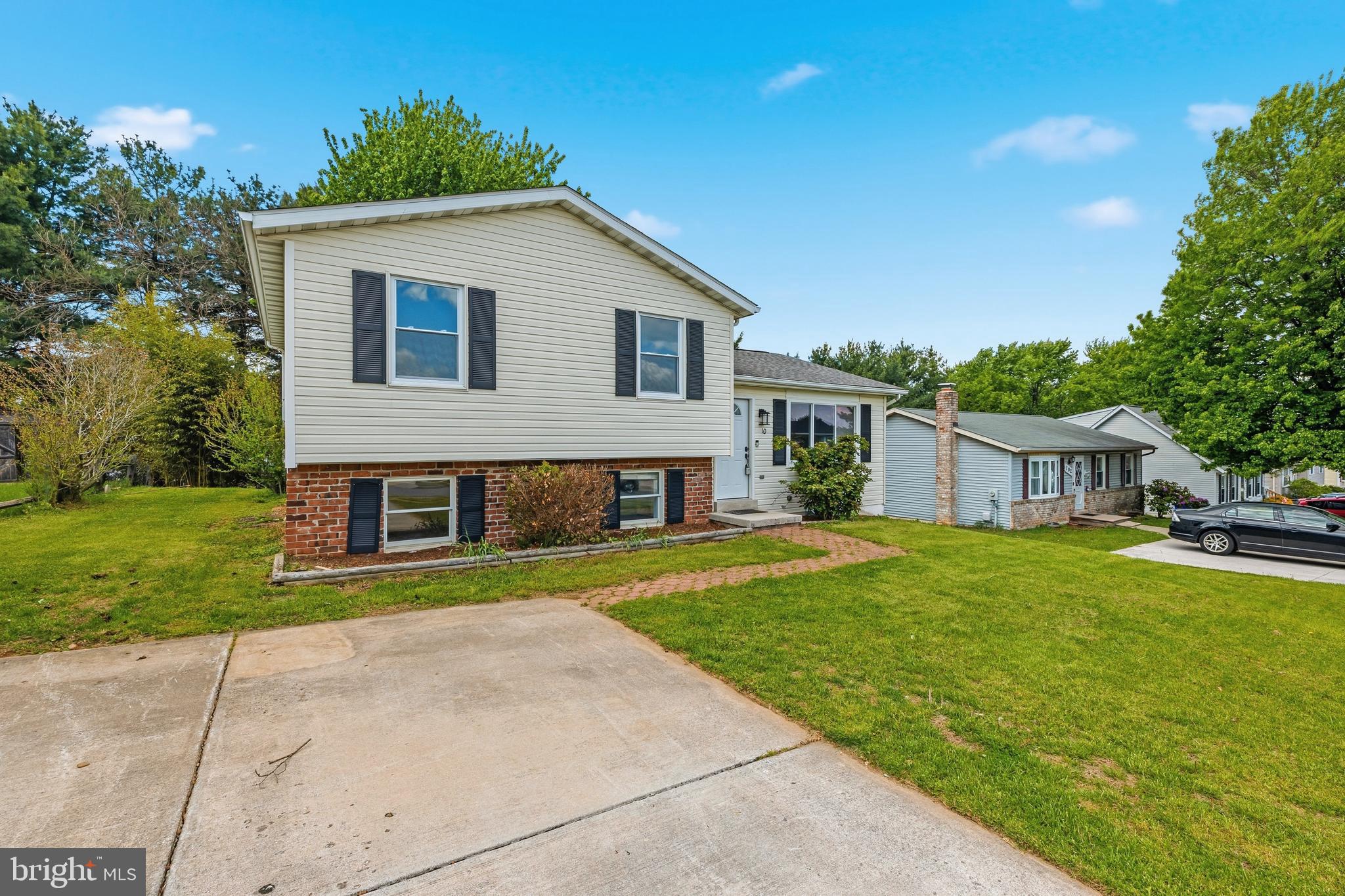 MT AIRY VILLAGE - Residential