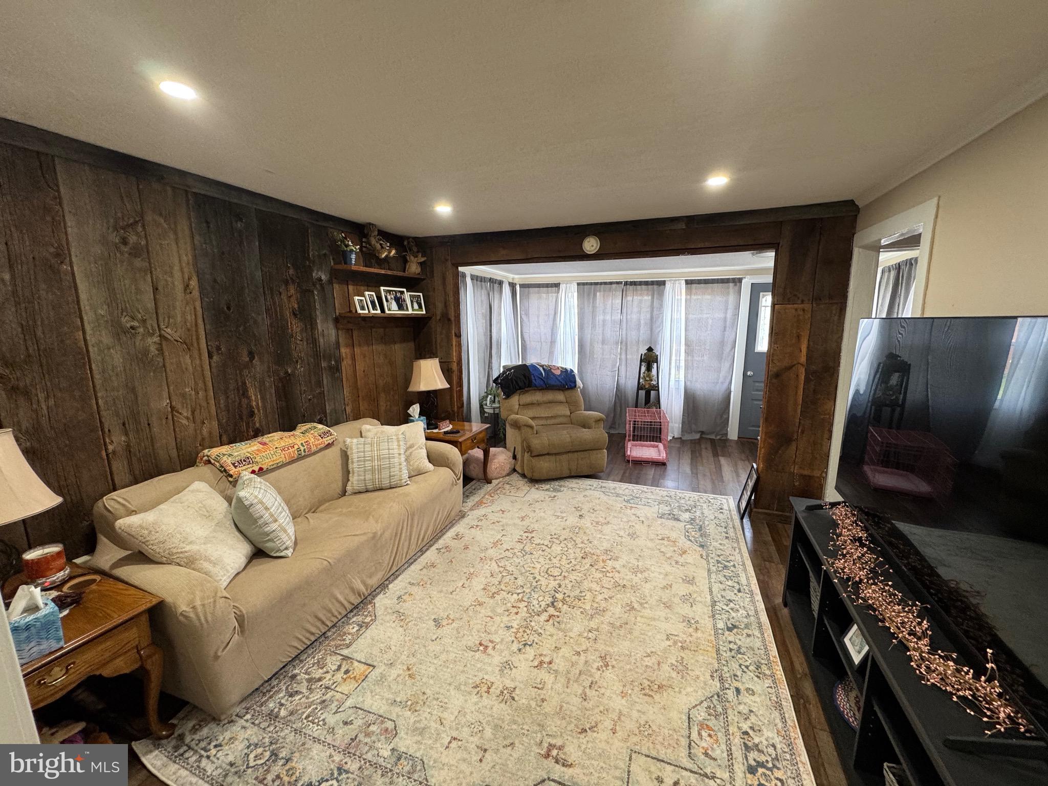 HOWARD - Residential