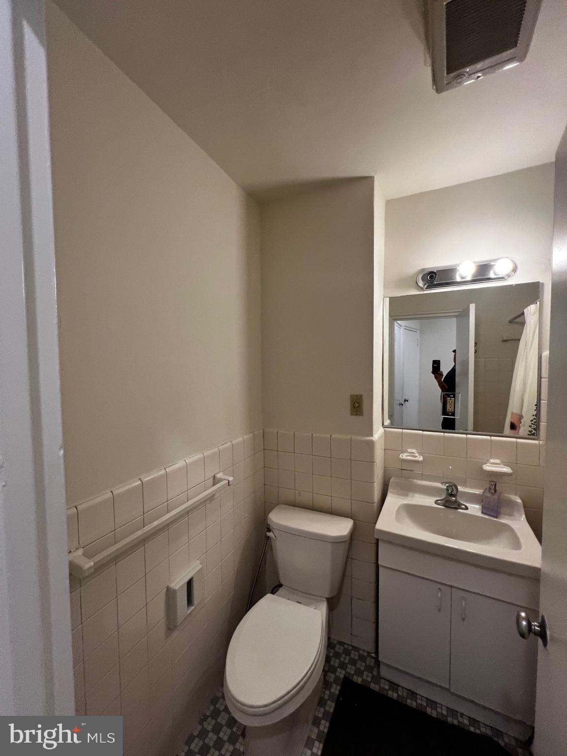 FAIRMOUNT - Residential Lease