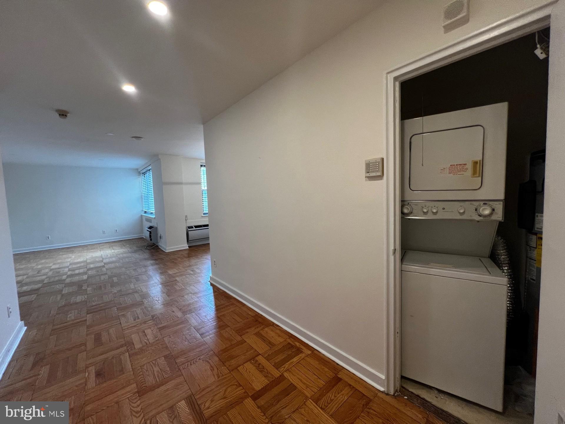 FAIRMOUNT - Residential Lease