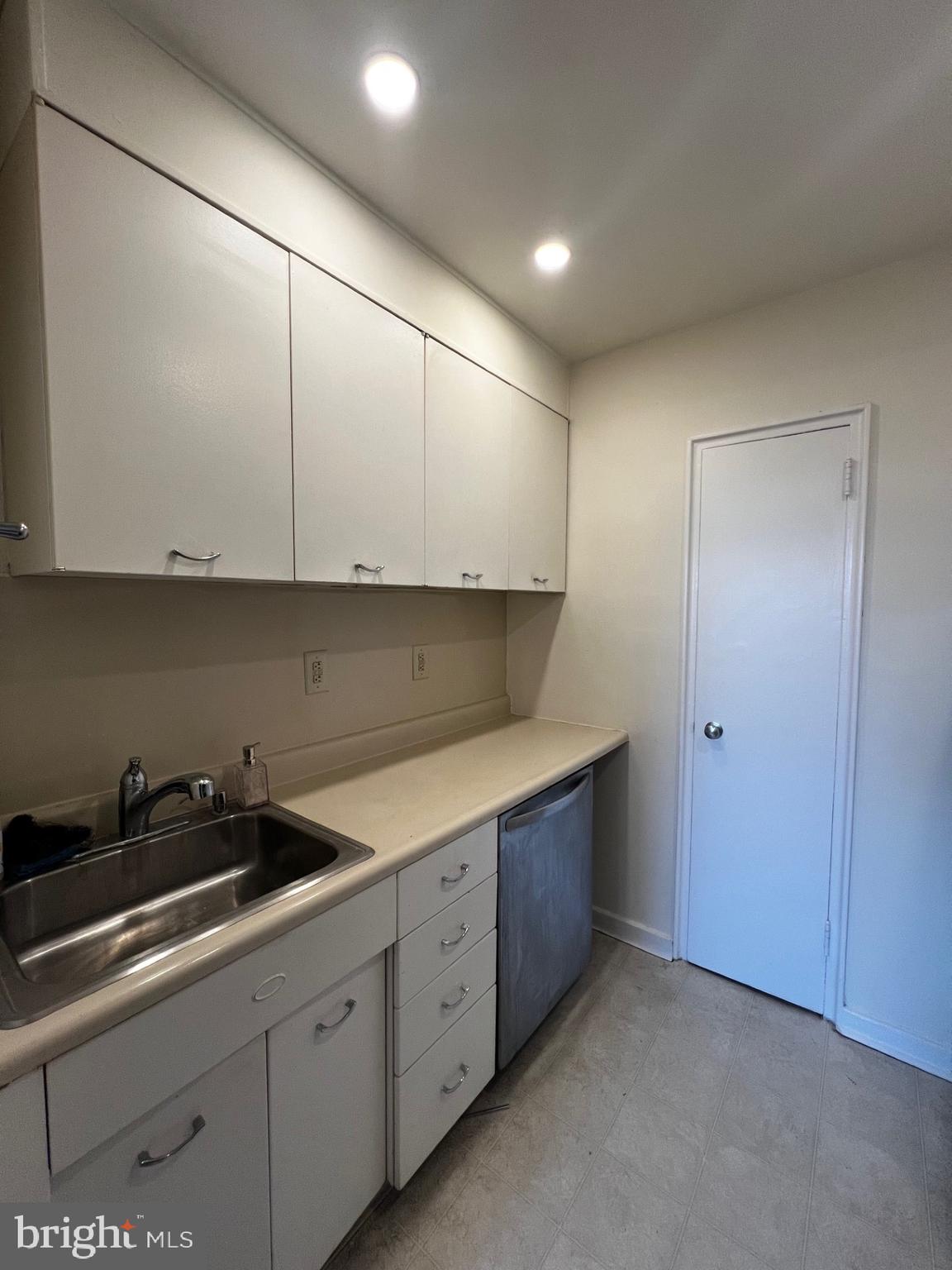 FAIRMOUNT - Residential Lease