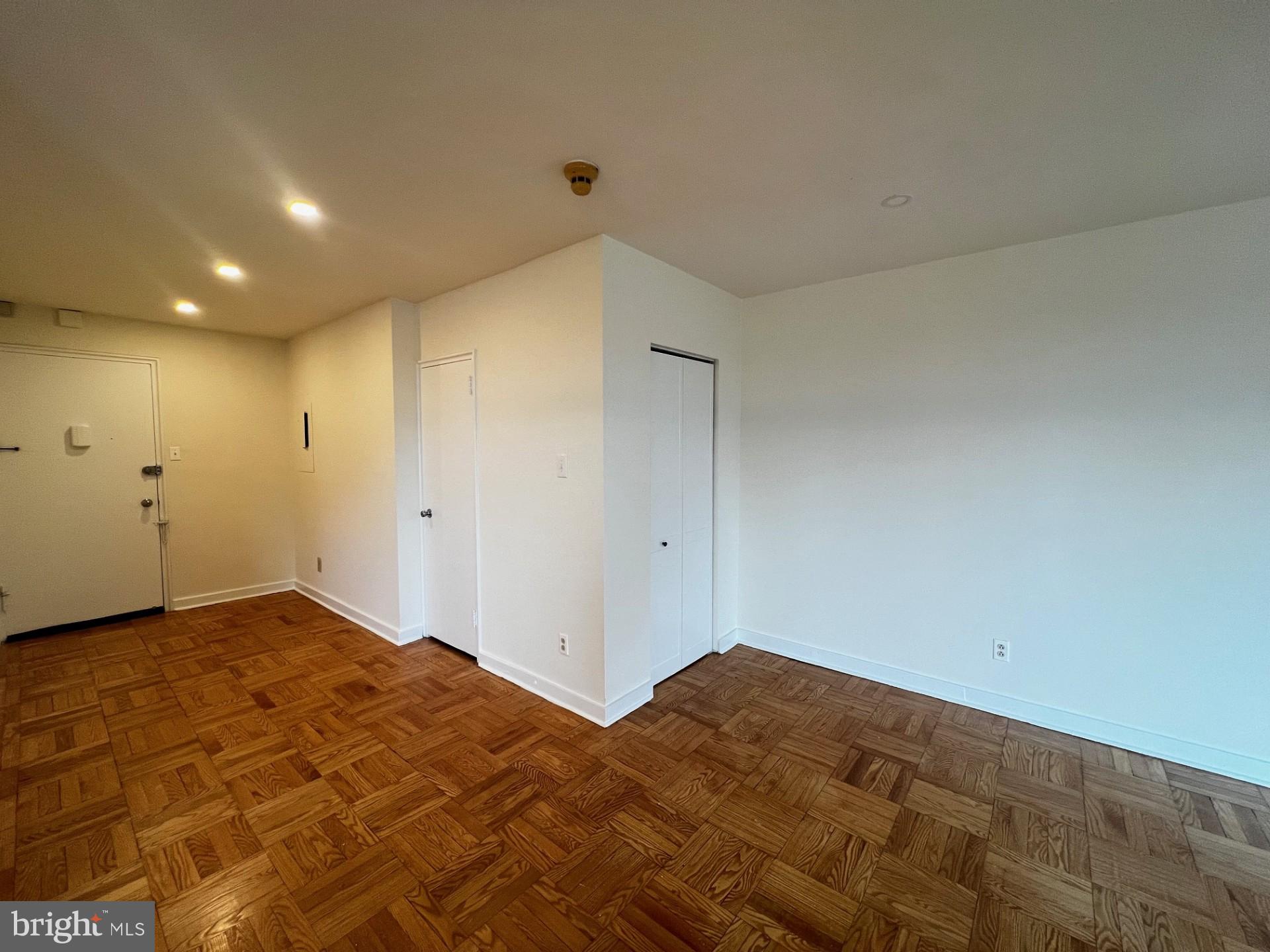 FAIRMOUNT - Residential Lease