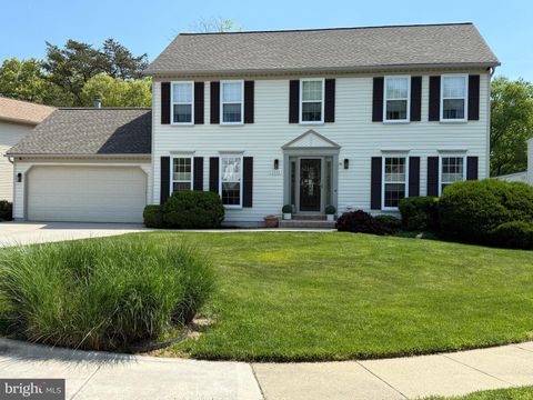 Photo of 5593 Ann Peake Drive, FAIRFAX, VA 22032 (MLS # VAFX2306122)