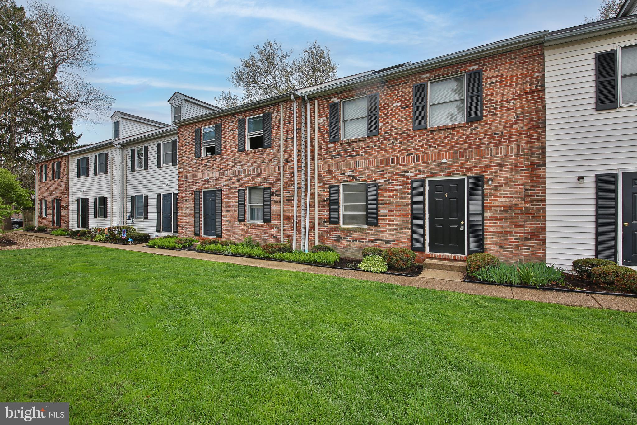 THE PINES - Residential