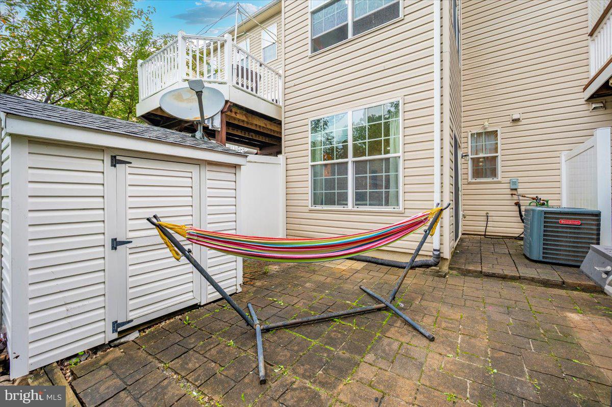 BALLENGER CREEK CENTER POND - Residential