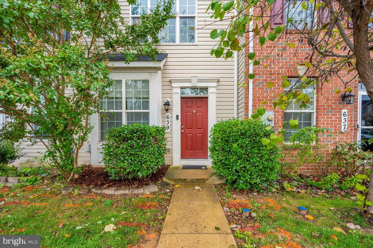 BALLENGER CREEK CENTER POND - Residential