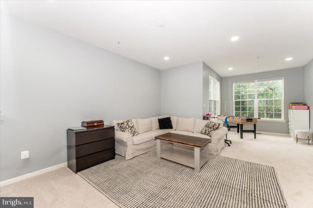 BALLENGER CREEK CENTER POND - Residential