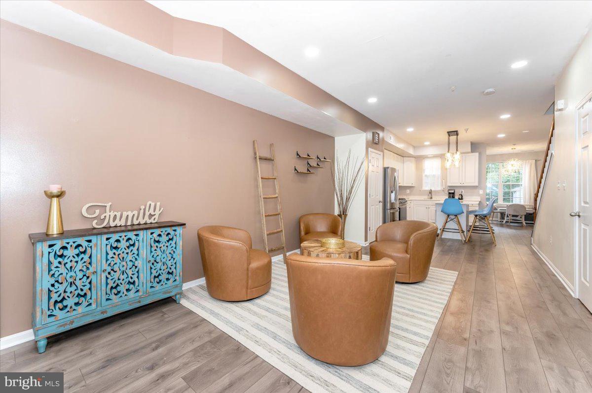 BALLENGER CREEK CENTER POND - Residential