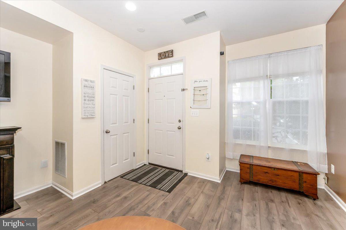 BALLENGER CREEK CENTER POND - Residential