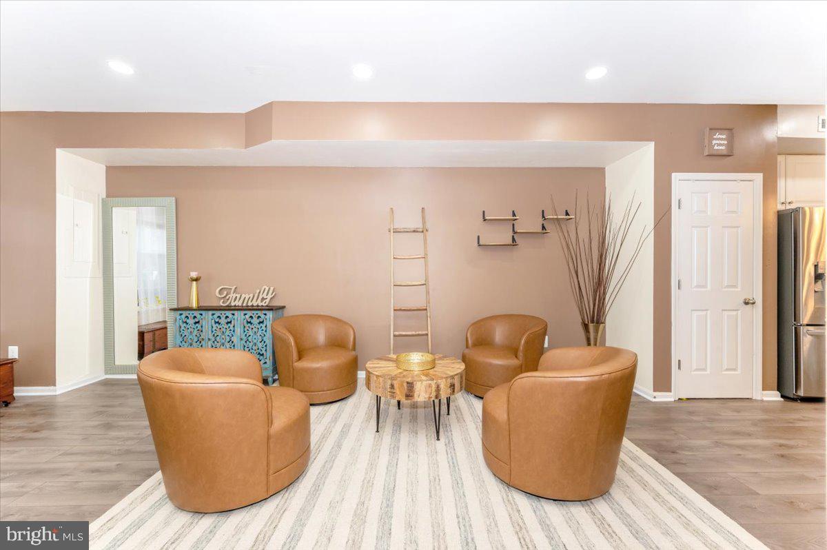 BALLENGER CREEK CENTER POND - Residential