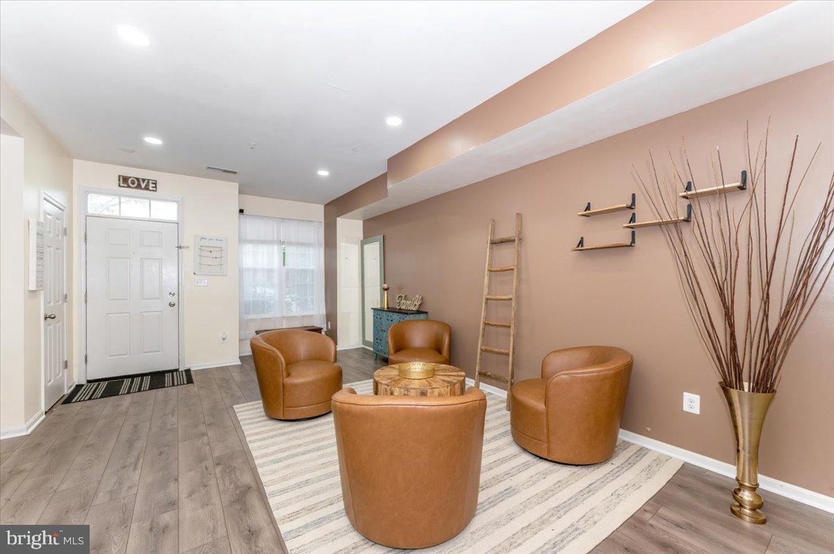 BALLENGER CREEK CENTER POND - Residential