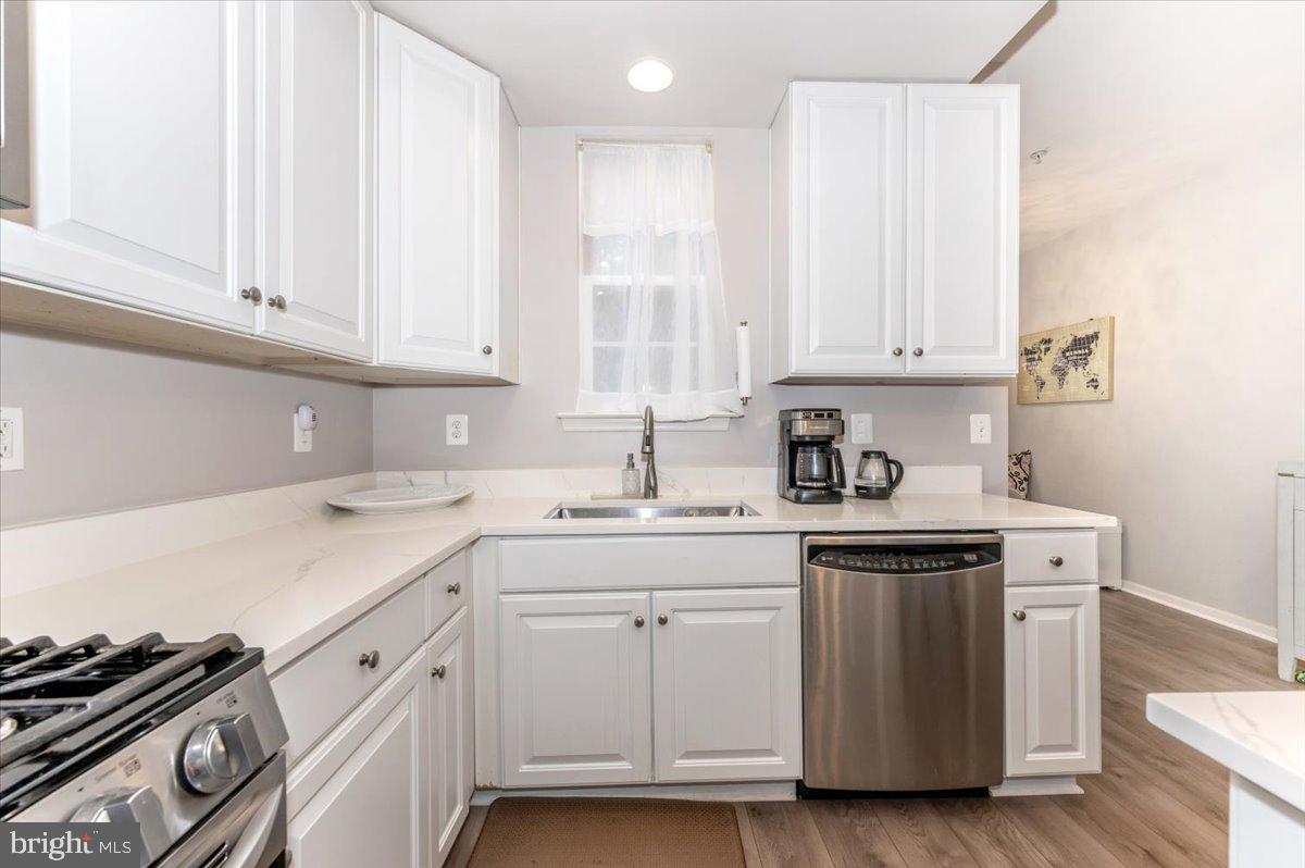 BALLENGER CREEK CENTER POND - Residential