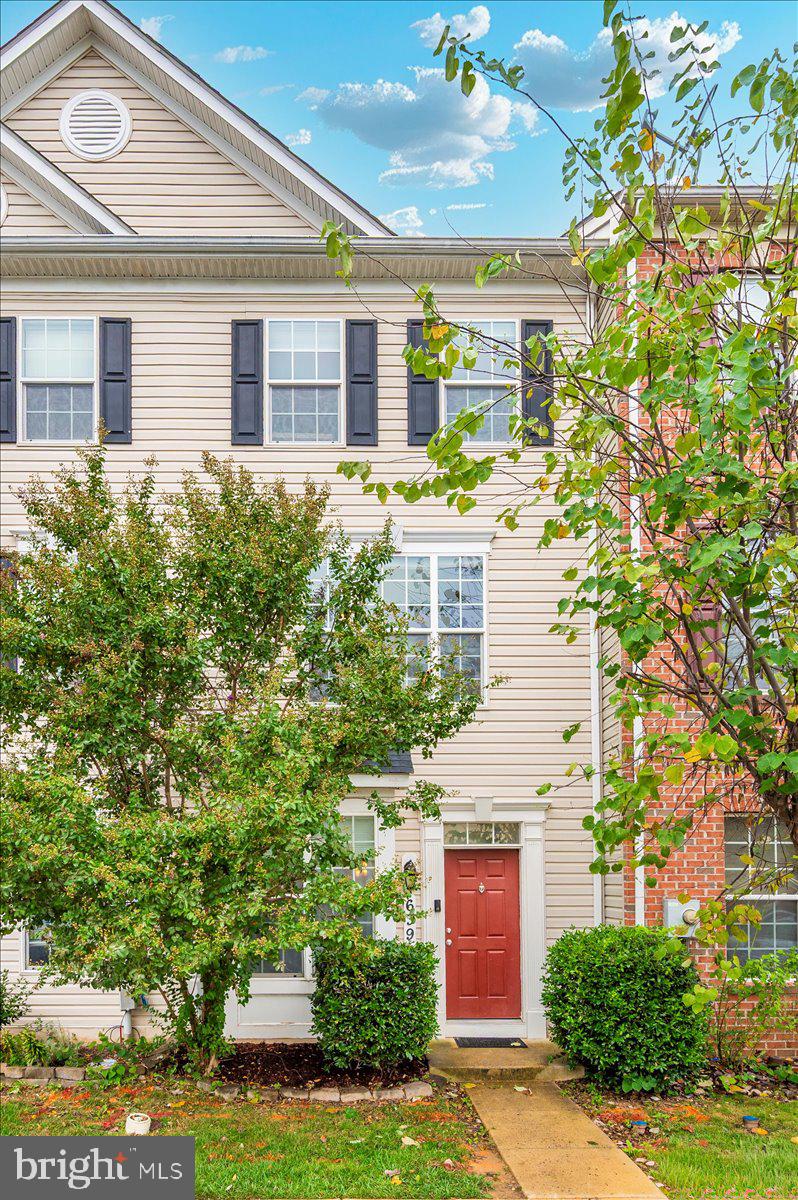 BALLENGER CREEK CENTER POND - Residential