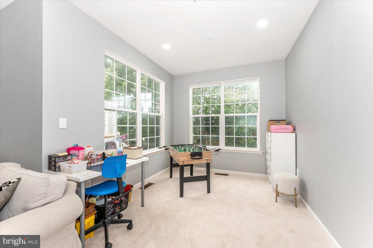 BALLENGER CREEK CENTER POND - Residential