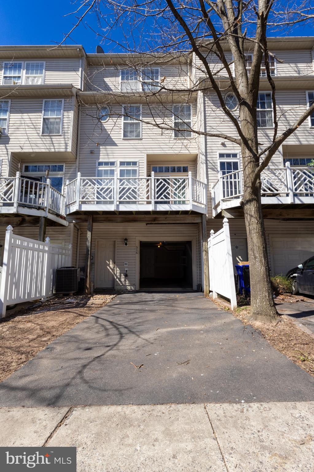 OVERLOOK - Residential Lease